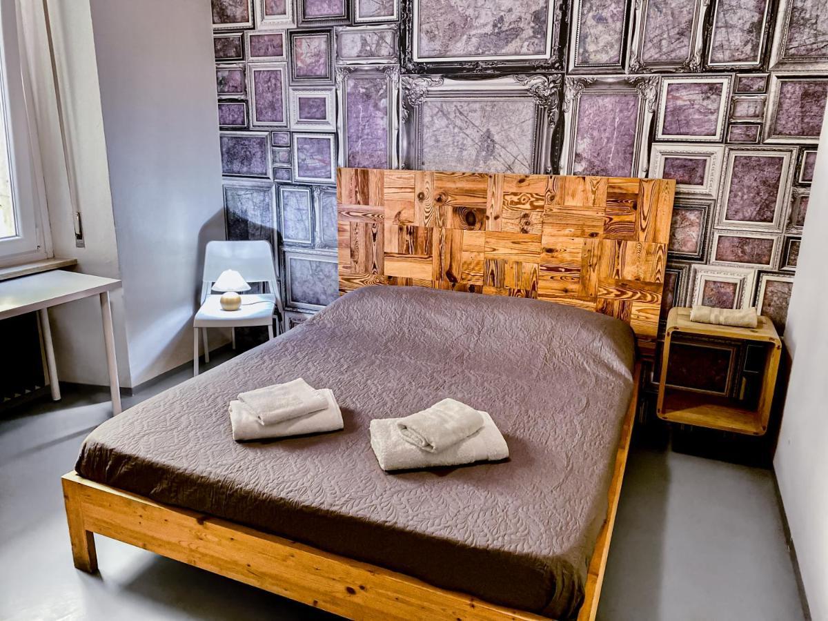 Tra Piazza Erbe E Piazza Bra Raffinata Maison Hotel Verona Kültér fotó
