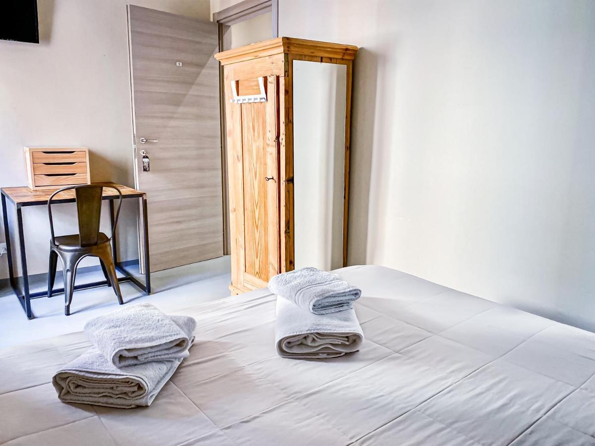 Tra Piazza Erbe E Piazza Bra Raffinata Maison Hotel Verona Kültér fotó