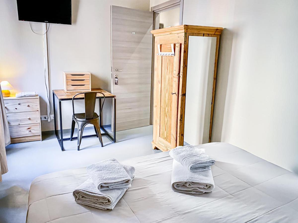 Tra Piazza Erbe E Piazza Bra Raffinata Maison Hotel Verona Kültér fotó